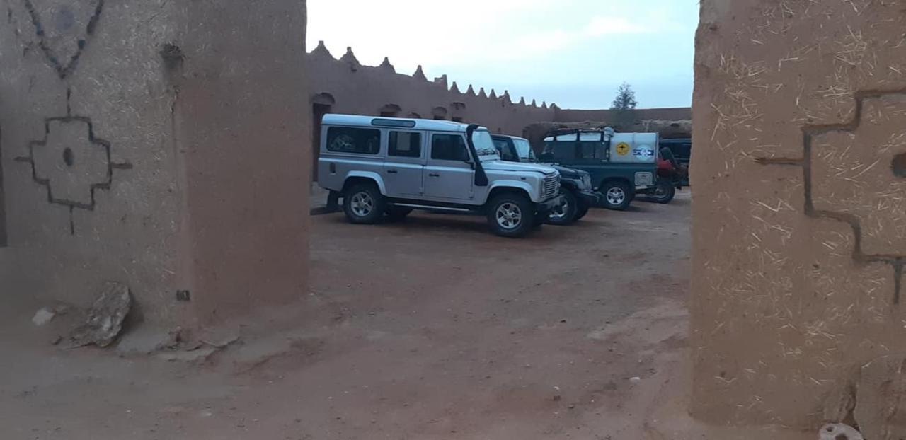 Auberge Dinosaur Kem Kem Tafraoute Sidi Ali Exterior foto