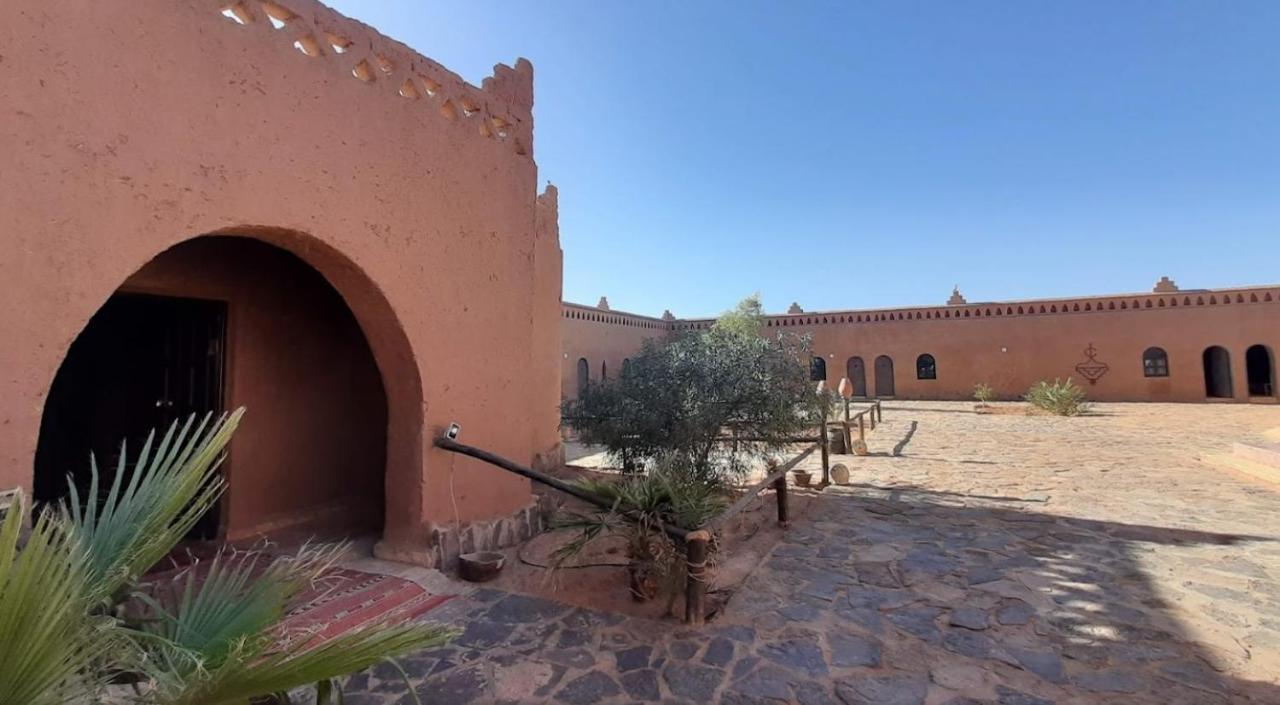 Auberge Dinosaur Kem Kem Tafraoute Sidi Ali Exterior foto