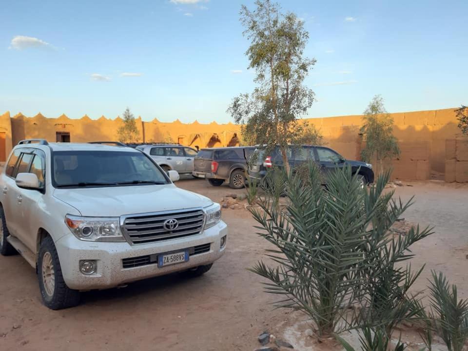 Auberge Dinosaur Kem Kem Tafraoute Sidi Ali Exterior foto