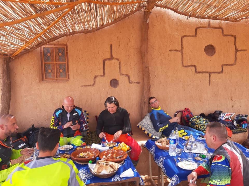 Auberge Dinosaur Kem Kem Tafraoute Sidi Ali Exterior foto