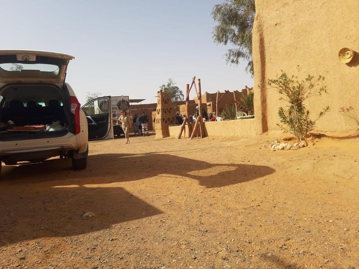 Auberge Dinosaur Kem Kem Tafraoute Sidi Ali Exterior foto
