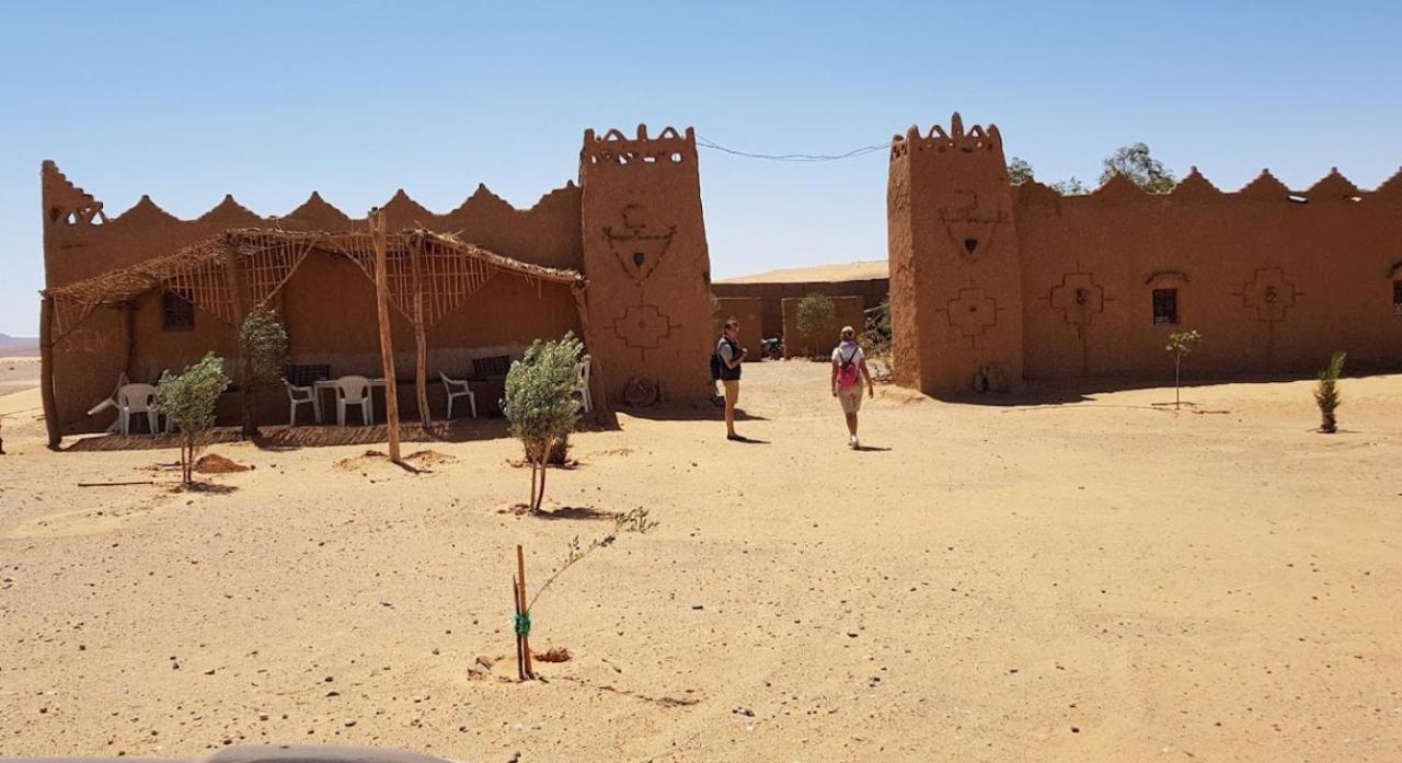 Auberge Dinosaur Kem Kem Tafraoute Sidi Ali Exterior foto
