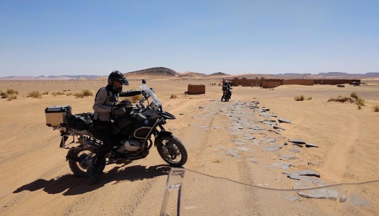 Auberge Dinosaur Kem Kem Tafraoute Sidi Ali Exterior foto